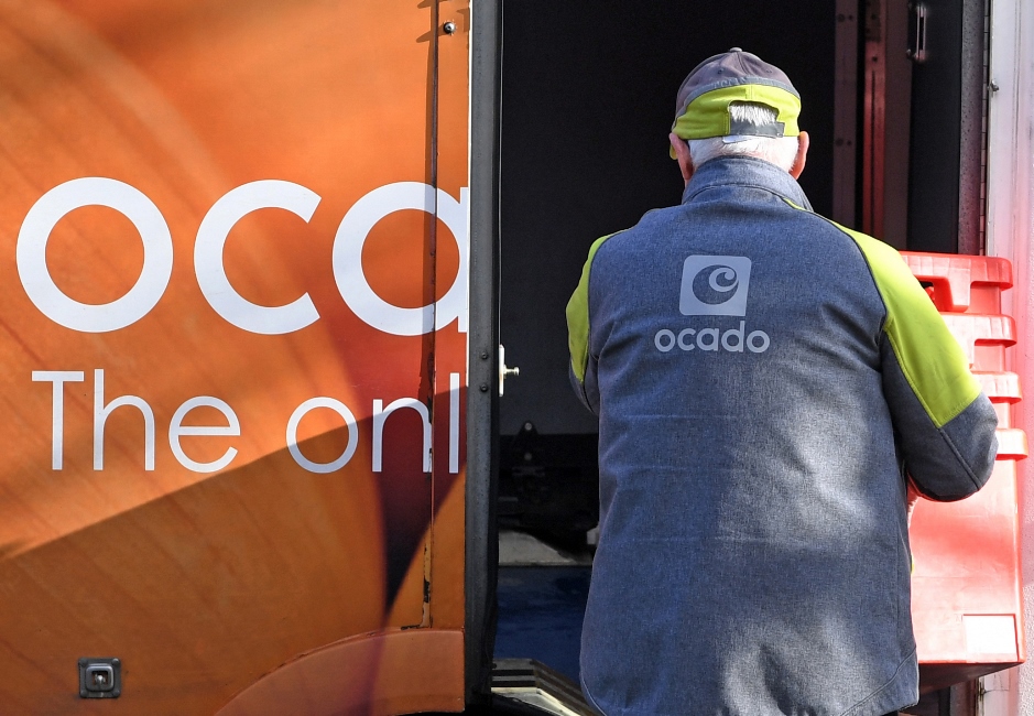 Το βρετανικό διαδικτυακό σουπερμάρκετ Ocado μόλις αγόρασε δύο αμερικανικές εταιρείες ρομποτικής