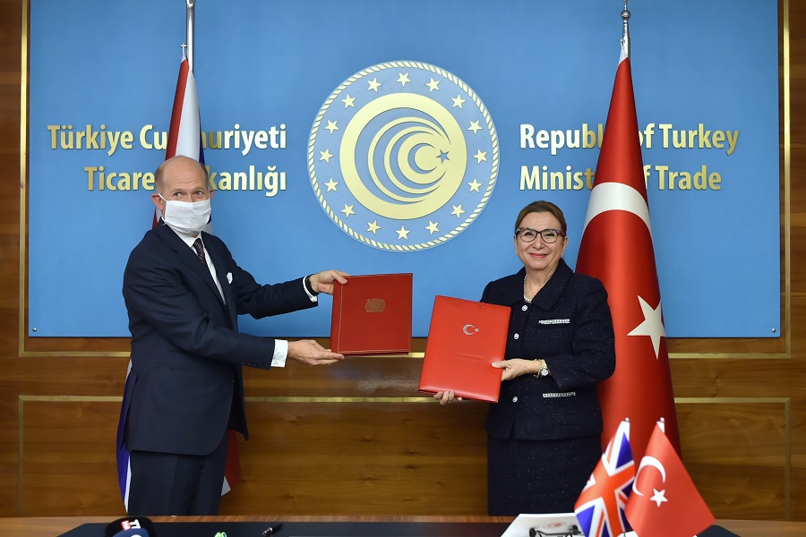 Έπεσαν οι υπογραφές στην εμπορική συμφωνία Βρετανίας- Τουρκίας