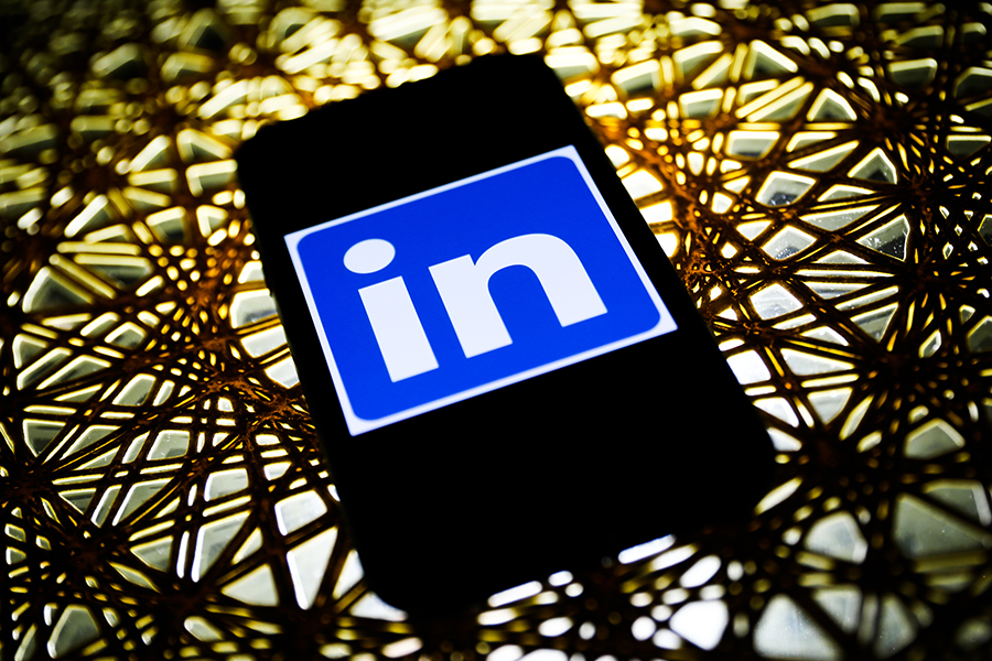 Το LinkedIn είχε μαζική άνοδο σε αναρτήσεις χρηστών και παραβιάσεις φέτος