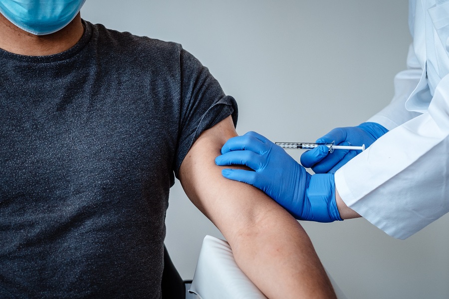 Πάνω από 1 εκατ. άνθρωποι στις ΗΠΑ έχουν εμβολιαστεί για Covid-19 – Τα στοιχεία για Κίνα, Ρωσία