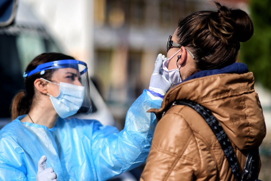 Κορωνοϊός: 2.759 κρούσματα και 822 διασωληνωμένοι