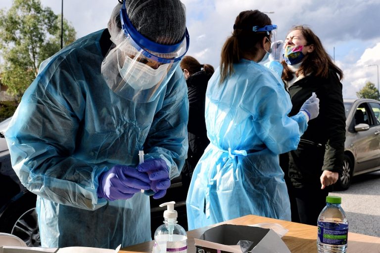 Κορωνοϊός: 516 νέα κρούσματα και 300 διασωληνωμένοι