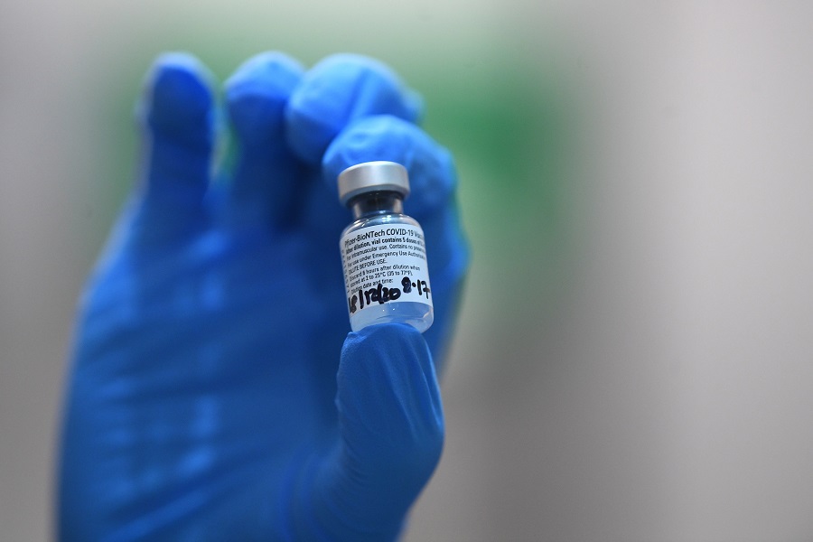 Συμφωνία Κομισιόν με Novavax για έως 200 εκατομμύρια δόσεις εμβολίου