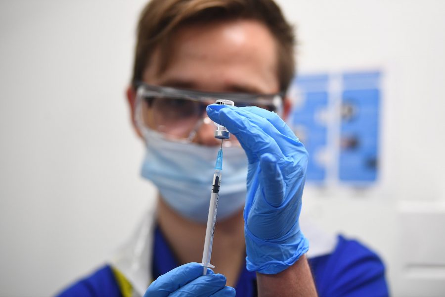 Μπουρλά: Η Pfizer ετοιμάζει εμβόλιο για φύλαξη σε «κλασικούς» καταψύκτες
