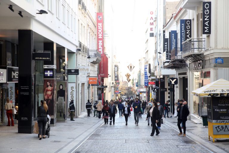 Ποια καταστήματα είναι ανοιχτά την Κυριακή: Το ωράριο λειτουργίας- Πώς γίνονται οι μετακινήσεις