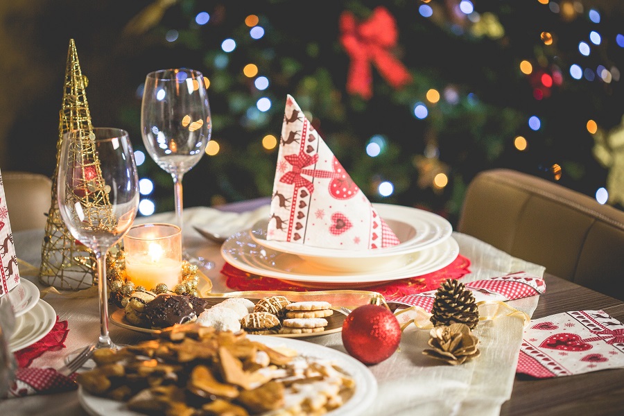 Πώς διαμορφώνονται οι τιμές των προϊόντων για το χριστουγεννιάτικο τραπέζι στις μεγάλες αλυσίδες σουπερμάρκετ