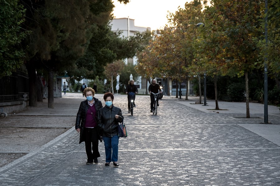 Έρευνα διαΝΕΟσις: Δύο στους τρεις Έλληνες δηλώνουν ότι θα κάνουν το εμβόλιο