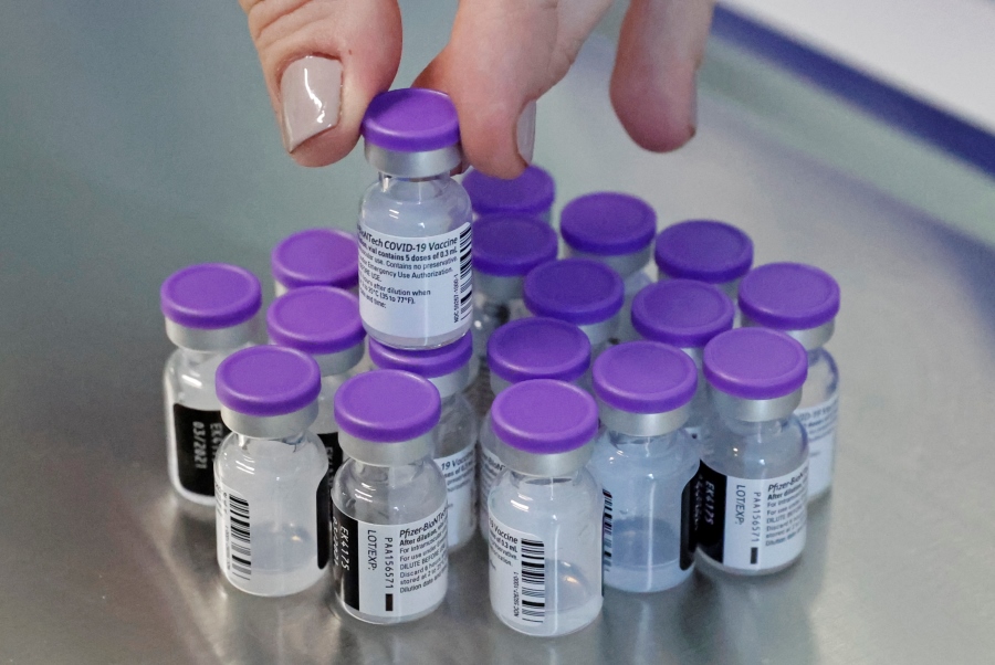 BioNTech και Pfizer πειραματίζονται με εμβόλια επόμενης γενιάς που θα προστατεύουν από μια μεγάλη ποικιλία κορωνοϊών