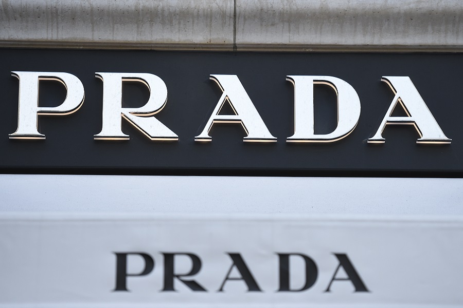 Η Prada βγάζει από τα ταμεία της 425 εκατ. δολάρια για να αγοράσει το εμβληματικό κατάστημα της 5ης Λεωφόρου