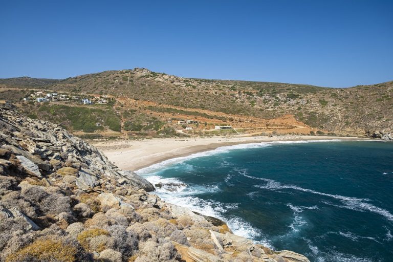 Η Άνδρος στους προορισμούς που προτείνουν οι New York Times για το 2021