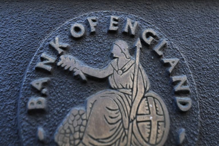 Η Τράπεζα της Αγγλίας αναβάλλει την αύξηση επιτοκίων λόγω πένθους
