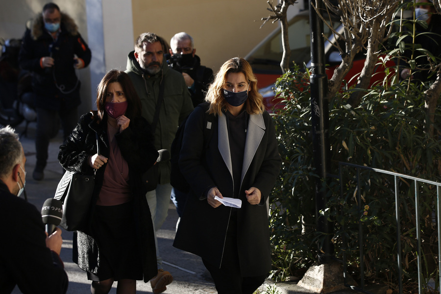 Για πάνω από τρεις ώρες κατέθετε στον εισαγγελέα η Σοφία Μπεκατώρου