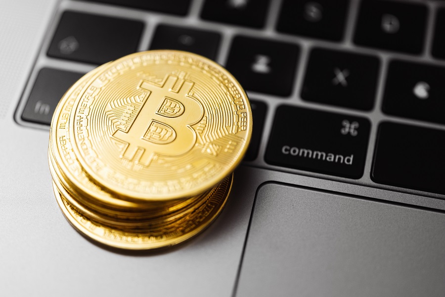 Βουτιά 7,4% για το bitcoin- «Προσγειώθηκε» κάτω από τα 33.000 δολάρια