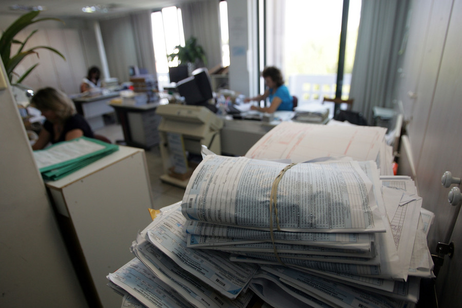 Μπαράζ ελέγχων αρχίζει η ΑΑΔΕ σε όλους όσοι δήλωσαν το 2021 οικογενειακά εισοδήματα έως 10.000 ευρώ