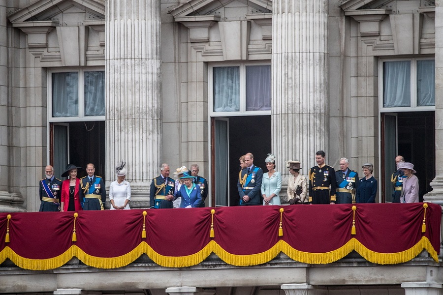 Δέκα αυστηροί κανόνες που πρέπει να ακολουθεί η βρετανική βασιλική οικογένεια