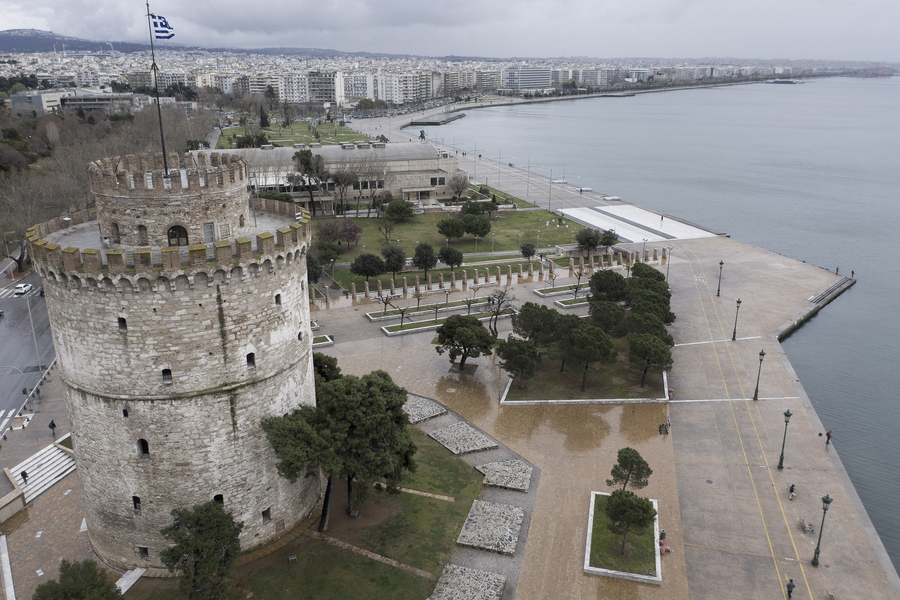 Θεσσαλονίκη: Ραγδαία αύξηση των κρουσμάτων δείχνει ο διπλασιασμός του ιικού φορτίου της Όμικρον