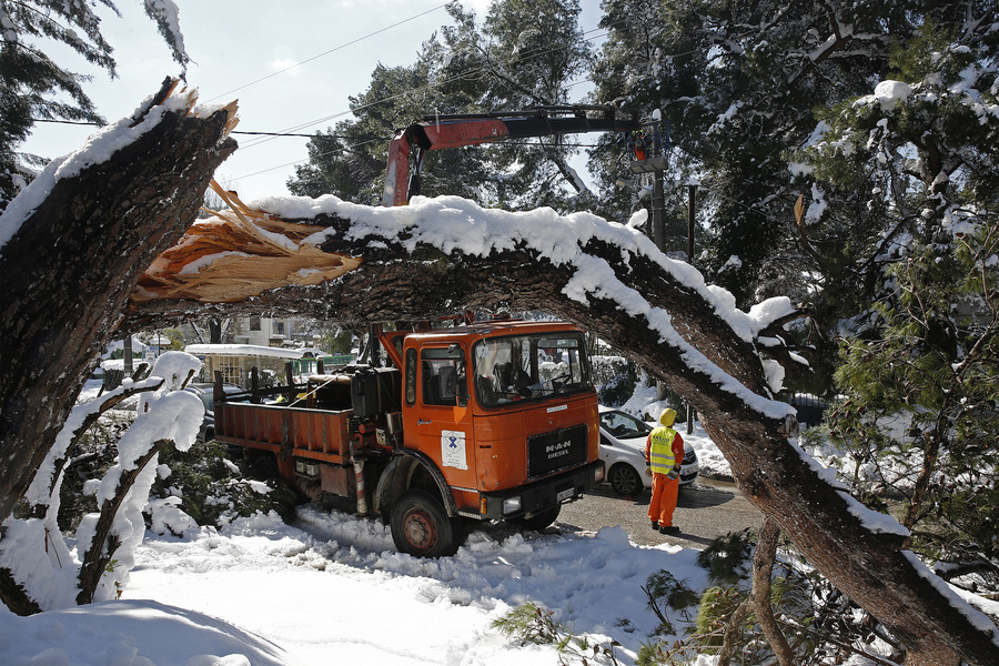 Χωρίς ρεύμα παραμένουν 32.000 νοικοκυριά στην Αθήνα