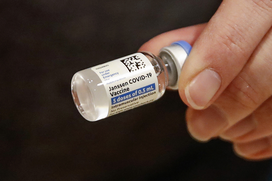 ΕΜΑ: 2 μήνες μετά τον πρώτο εμβολιασμό η αναμνηστική δόση του μονοδοσικού εμβολίου της Janssen