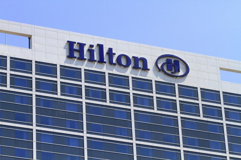 Hilton και όμιλος SCD ανοίγουν δυο νέα ξενοδοχεία σε Κηφισιά και Πειραιά
