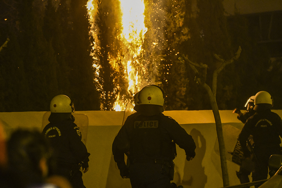 Κατεπείγουσα έρευνα για όλες τις υποθέσεις και καταγγελίες για αστυνομική βία στη Νέα Σμύρνη