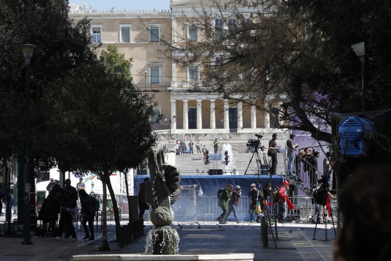 Ο «Greek Freak», ο Ντάνιελ Κρέγκ, και ένας τρίτος…«Γάμος αλά Ελληνικά»: Το Χόλιγουντ έρχεται στην Ελλάδα