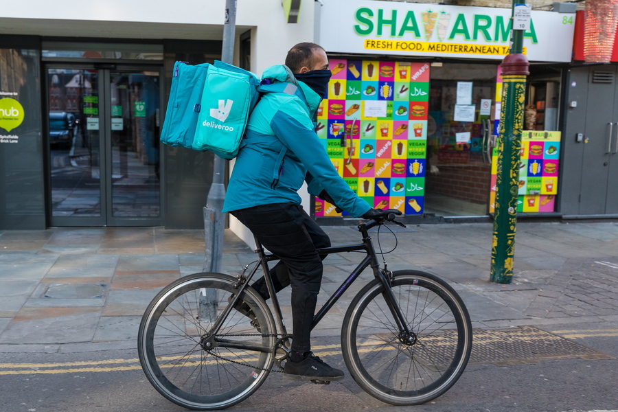 Deliveroo: Βουτιά -30% κατά την εισαγωγή της στο χρηματιστήριο του Λονδίνου