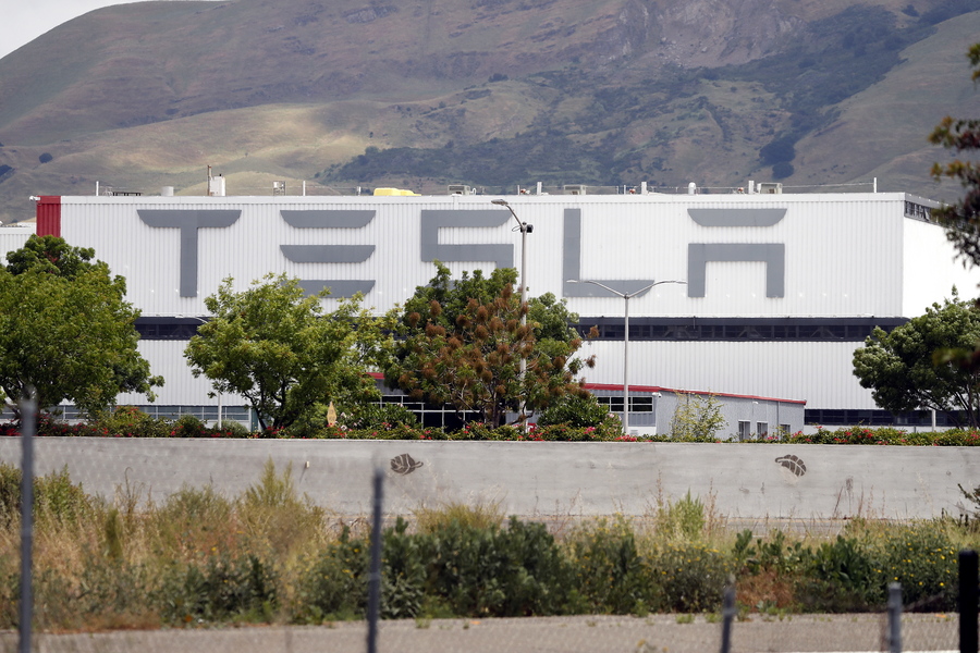 Tesla: Νέο ρεκόρ πωλήσεων για το α’ τρίμηνο του 2021