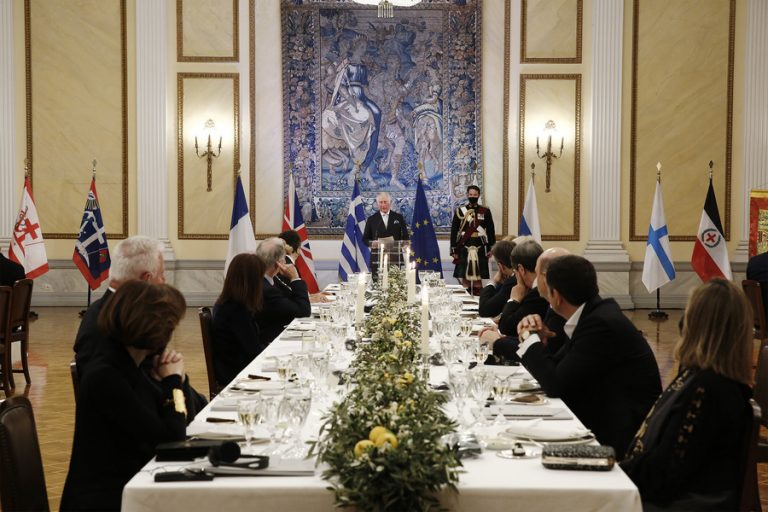 Το επίσημο δείπνο στο Προεδρικό Μέγαρο: «Η κληρονομιά του 1821 δεν είναι μόνο ελληνική»