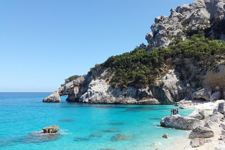 Οι δέκα καλύτερες «μυστικές» παραλίες της Ευρώπης