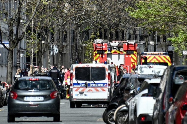 Πυροβολισμοί έξω από νοσοκομείο στο Παρίσι – Ένας νεκρός και ένας τραυματίας