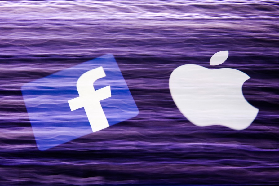 Το Facebook συνεχίζει να ασκεί κριτική στην Apple