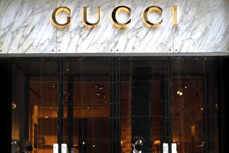 Πώς η ταινία «House of Gucci» αύξησε τις πωλήσεις vintage δημιουργιών του οίκου