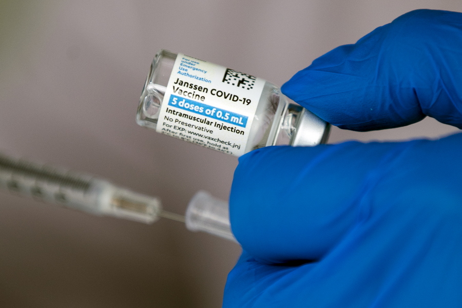 FDA: Αυξημένος ο κίνδυνος εμφάνισης του συνδρόμου Guillain-Barré με το εμβόλιο J&J