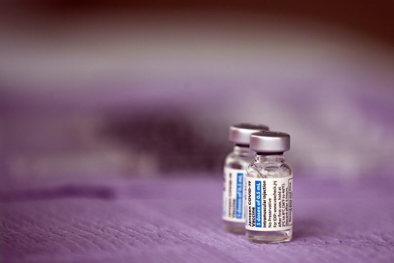 ΕΜΑ: Εξετάζει περίπτωση θανάτου γυναίκας μετά τη χορήγηση του εμβολίου της J&J