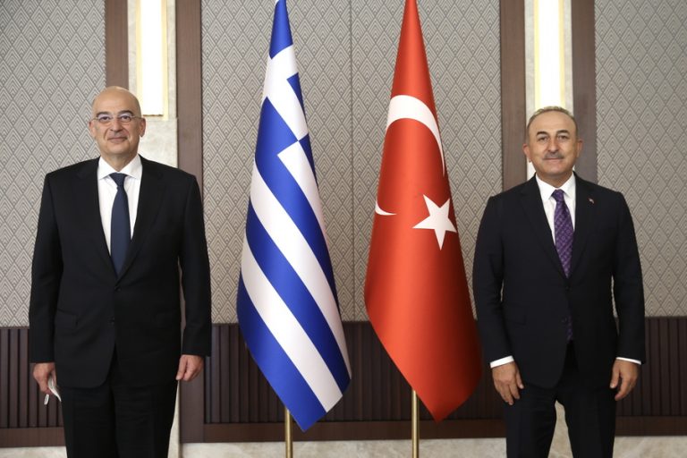 Επεισόδιο στις κοινές δηλώσεις στην Τουρκία: Οι προκλήσεις Τσαβούσογλου και οι απαντήσεις Δένδια