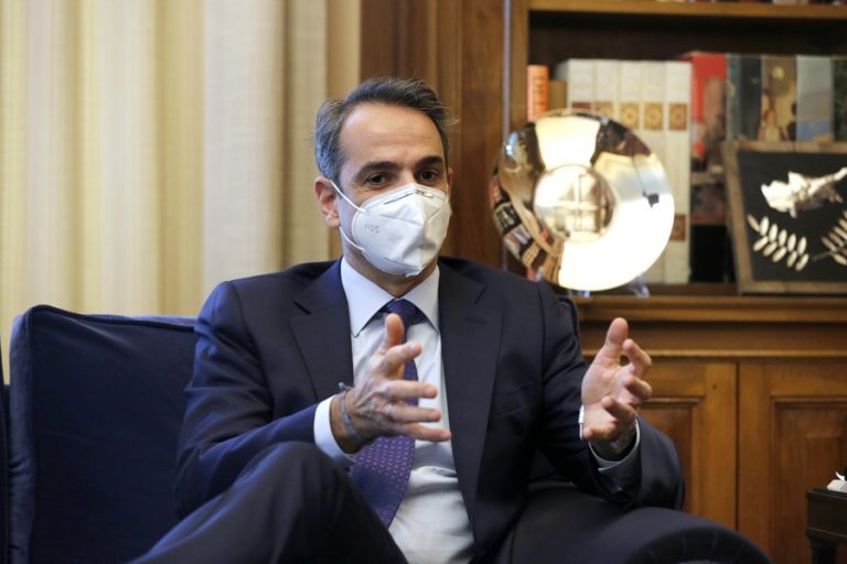 Mητσοτάκης σε FT: Έρχονται περισσότερα εμβόλια τον Μάιο και τον Ιούνιο- Τι είπε για εστίαση και λιανεμπόριο