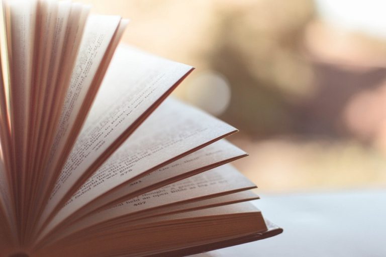 4.200 ευρώ σε δημοπρασία «έπιασε» ένα από τα μικρότερα βιβλία στον κόσμο