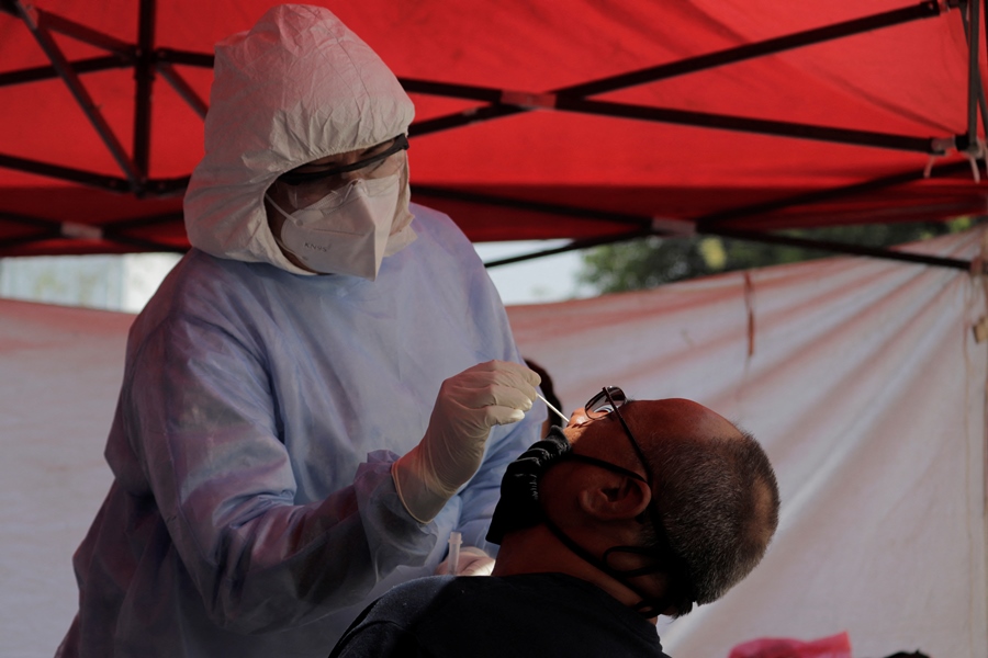 Covid-19, μαύρος απολογισμός: Tρία εκατομμύρια νεκροί σε όλο τον κόσμο