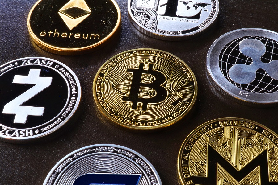 Στο κόκκινο τα cryptos: Συνεχίζεται η βουτιά σε Bitcoin και Ethereum