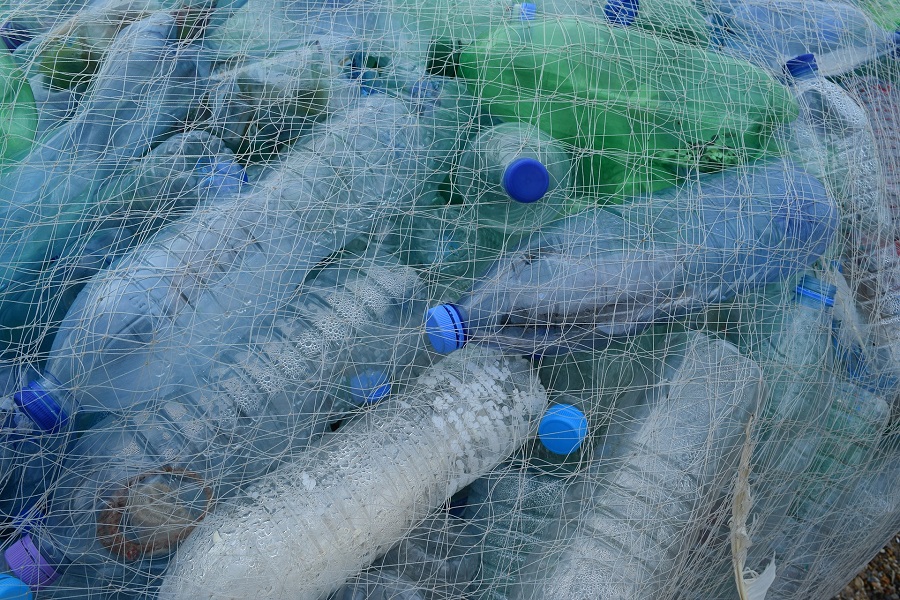 Ο ΟΟΣΑ “βλέπει” σημαντική αύξηση της παραγωγής πλαστικού και των πλαστικών απορριμμάτων ως το 2060