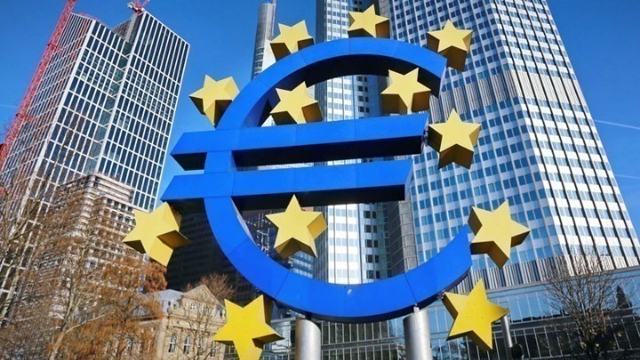 Μικρή αύξηση των αποδόσεων των ομολόγων της Ευρωζώνης