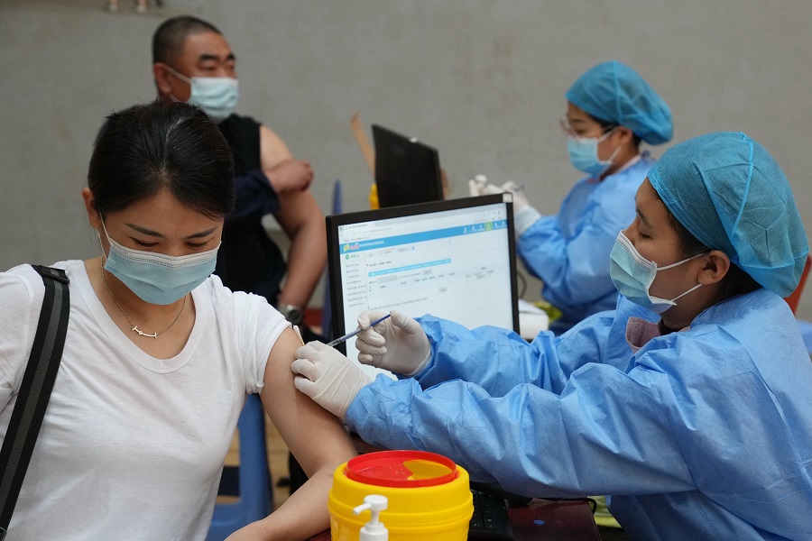 Η Κίνα κατάφερε να αναδειχθεί σε ηγέτιδα δύναμη στη χορήγηση των εμβολίων κατά του κορωνοϊού