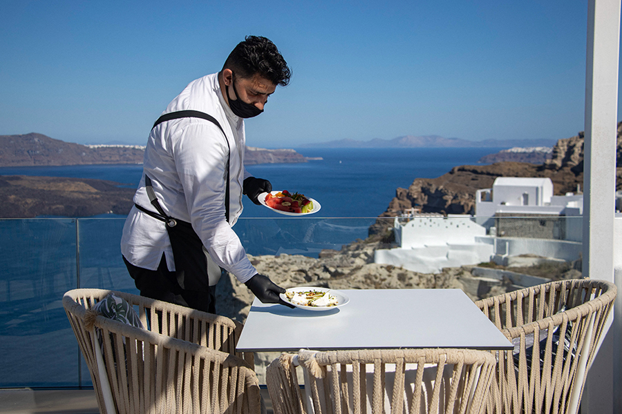 “Ανάσταση” για τον ελληνικό τουρισμό. Αύξηση κατά 79,3%, σε σχέση με πέρυσι, το οκτάμηνο Ιανουαρίου-Αυγούστου