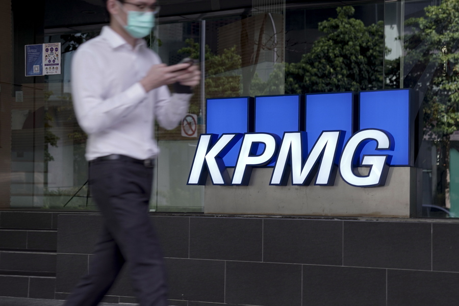 KPMG: Αυξάνεται η εμπιστοσύνη των CEOs για την παγκόσμια οικονομία