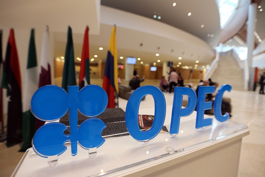 Η Ρωσία θα προτείνει μείωση της παραγωγής πετρελαίου στον ΟΠΕΚ+