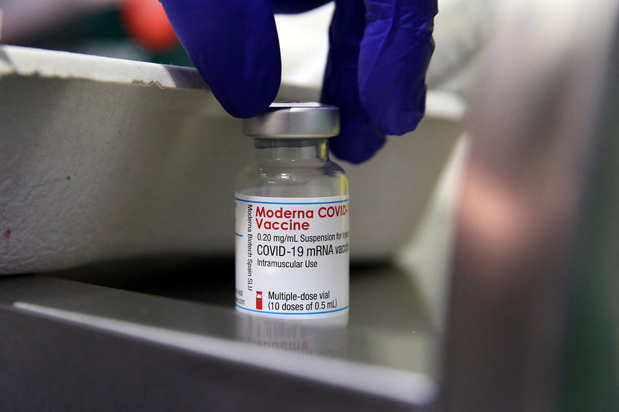 Η Γαλλία θα διπλασιάσει δόσεις εμβολίων κατά της Covid-19 που θα δωρίσει σε φτωχές χώρες