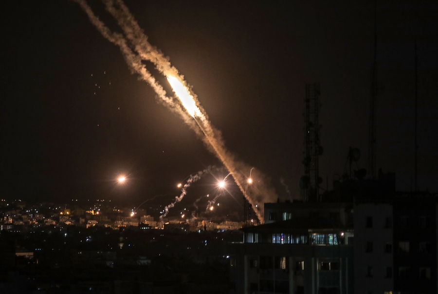 Βόμβες και κορωνοϊός πλήττουν διπλά τη Γάζα- Δεν φτάνουν τα νοσοκομεία