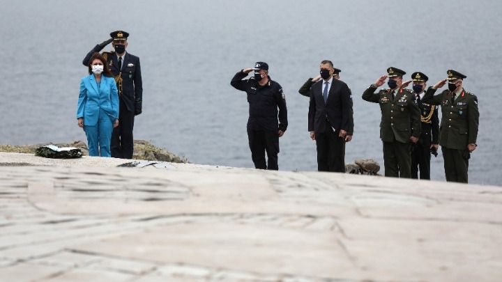Η ΠτΔ από τον Αϊ Στράτη: Η χώρα μας θα βγει πιο δυνατή και ενωμένη και από αυτή την κρίση