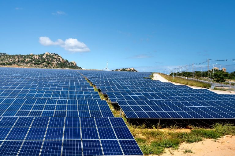 Σε ιστορικό χαμηλό οι τιμές ΑΠΕ- Στα 33 ευρώ ανά MWh για νέα φωτοβολταϊκά