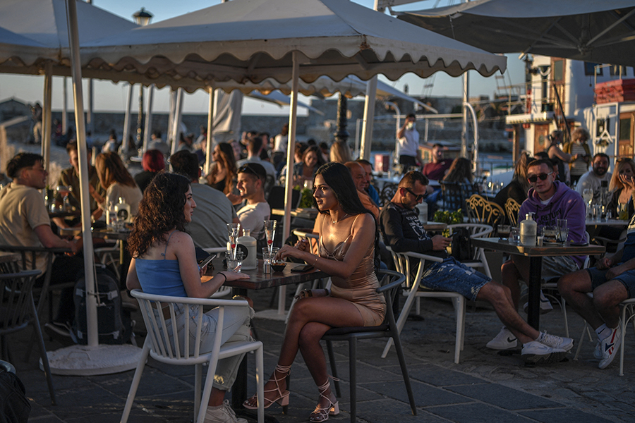 Όλα όσα αλλάζουν από τη Δευτέρα για κυκλοφορία, εστίαση και χώρους εκδηλώσεων